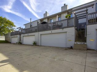 4221 Kris Line Dr, Waterloo, IA 50701