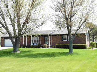 2 Prairie Dr, Bismarck, IL 61814