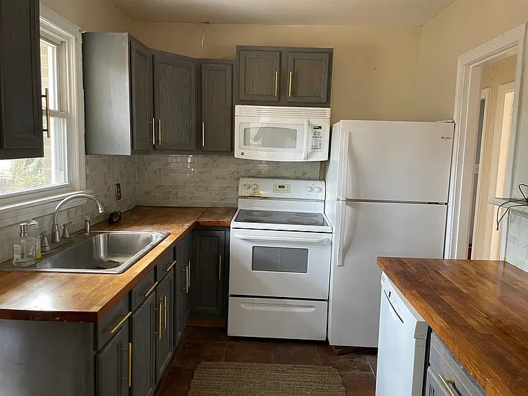 2 Sierra Ct — Photo 2