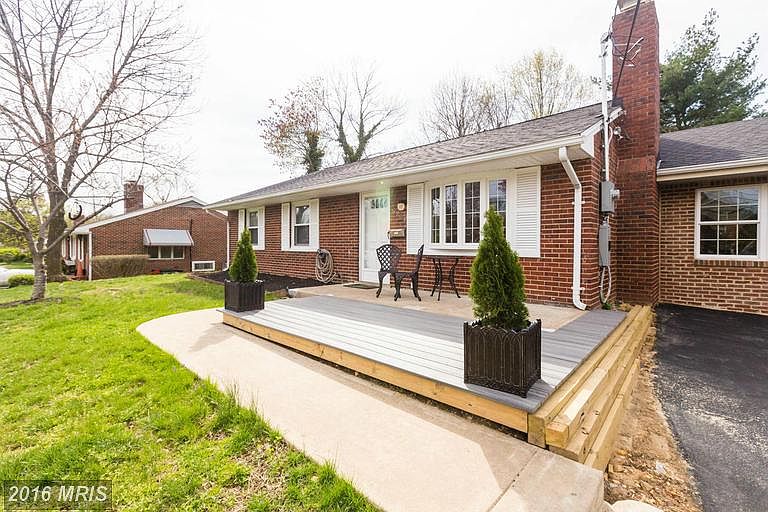 1st image of 6207 Everglades Dr #211