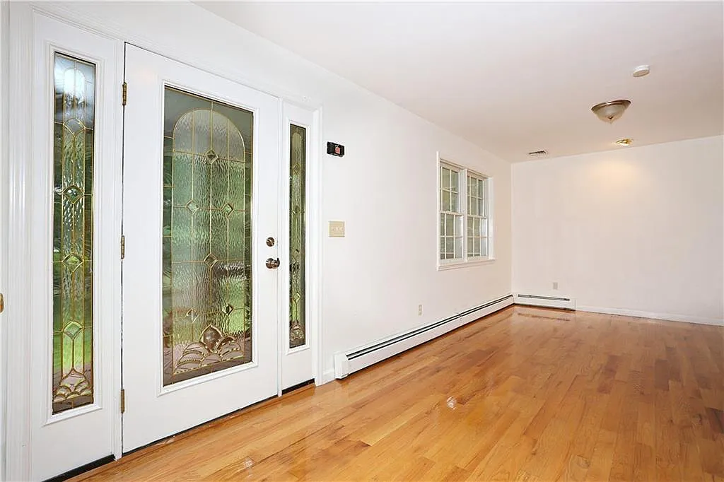 80 Old Quaker Hill Rd — Photo 2