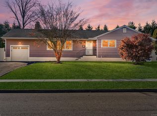 36 Field Crest Rd, New Canaan, CT 06840