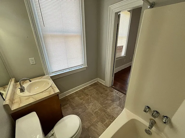 246 Telfair St #B-C — Photo 8