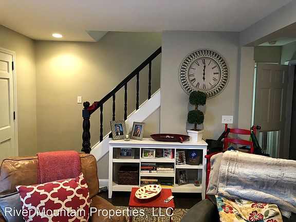 5th image of 306 Dunton Dr