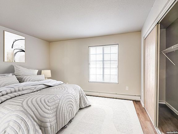5th image of 263-265 267 Grand Ct #D202