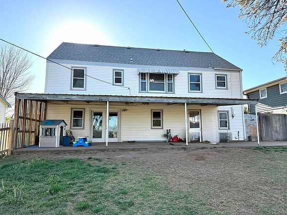 3rd image of 906 N Cedar St