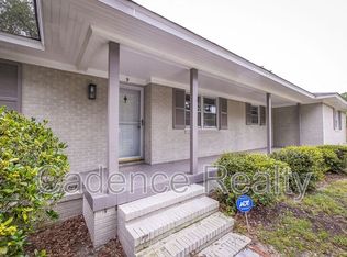 9 Castlewood Dr, Wilmington, NC 28409