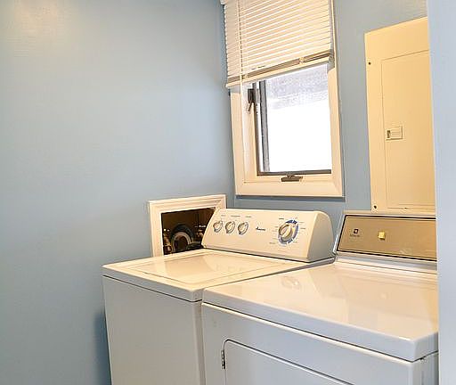 5th image of 1009 W Jefferson St