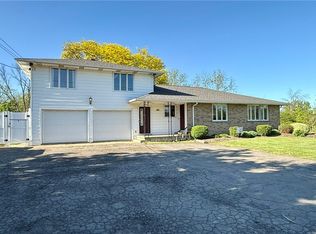 2305 Lockport Rd, Sanborn, NY 14132