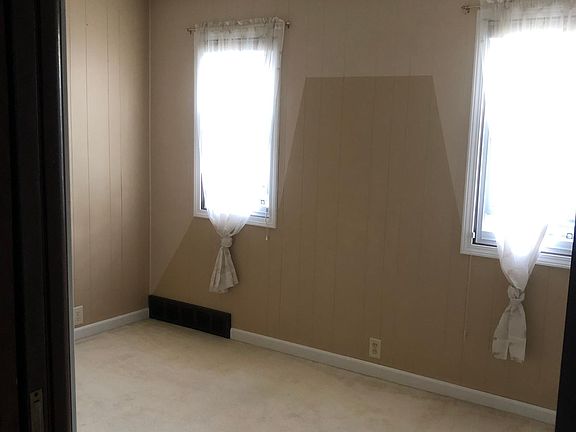 5th image of 6216 W Cornelia Ave #2