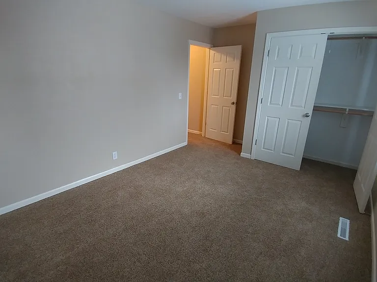 2802 Sutton Pl #2802 — Photo 36