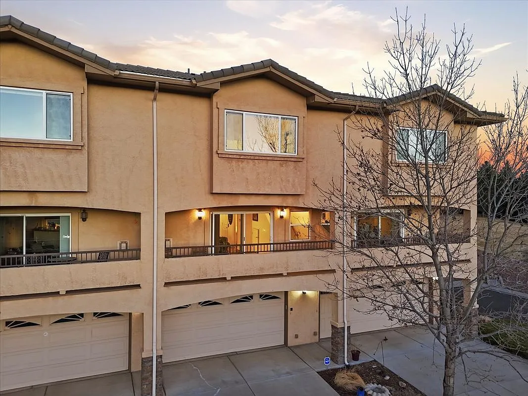 2 bed, 2.5 bath, 1228 sqft, $2,250 — Photo 1