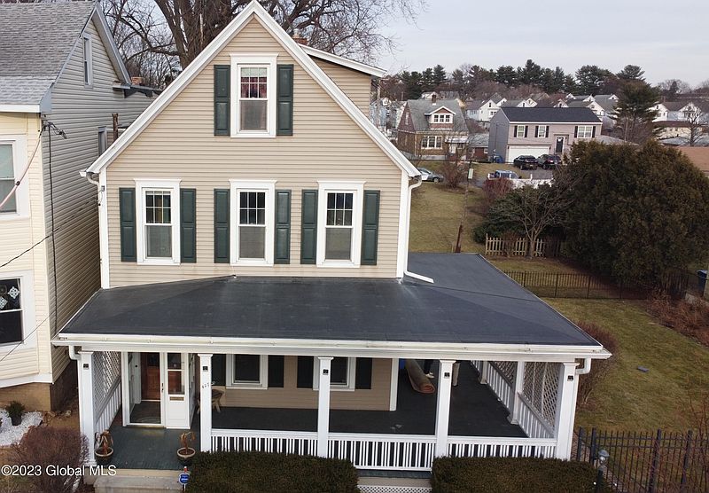 2nd image of 827 Lancaster Street