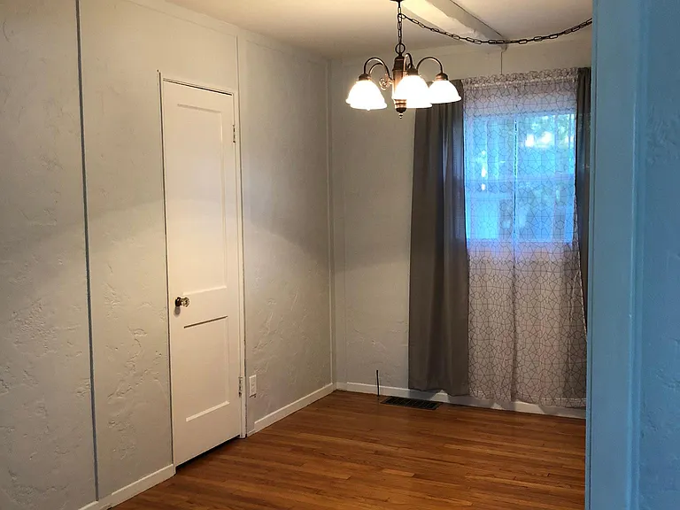 1105 Chicago St — Photo 10