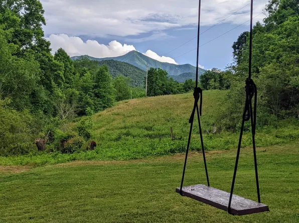 68 Rippling Stream Dr, Candler, NC 28715