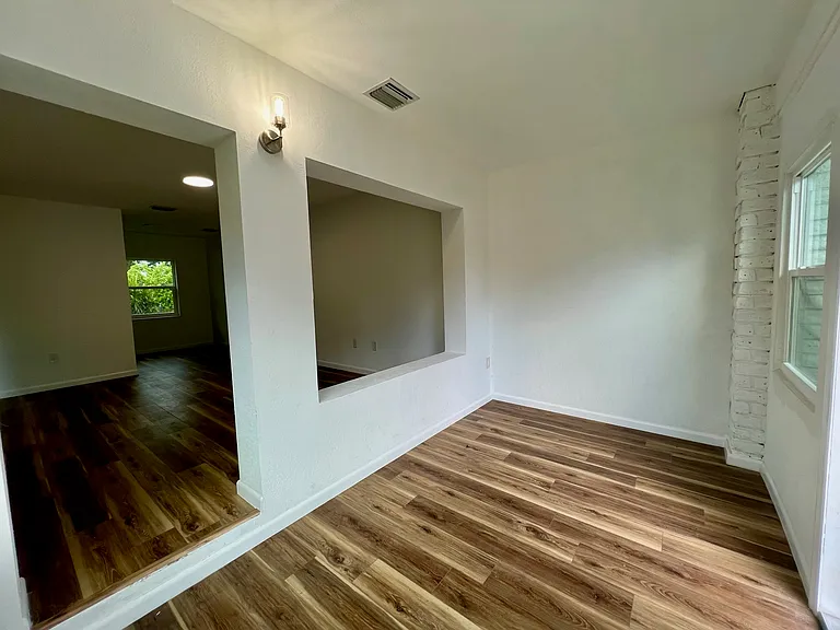 8550 NE 8th Ct #8550 — Photo 4