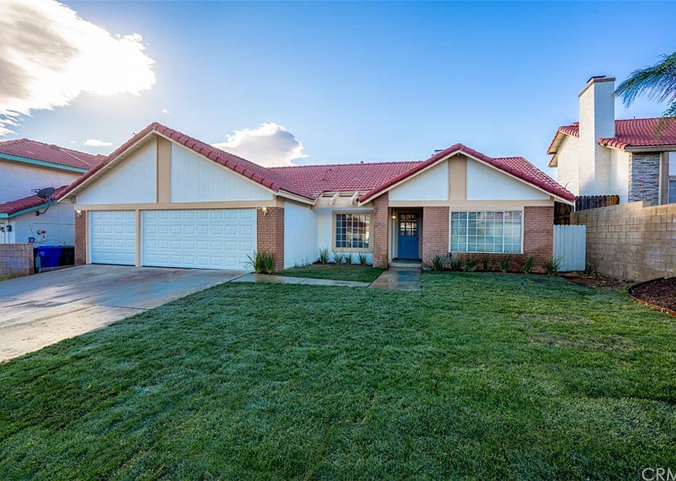 1st image of 2976 N Indian Canyon Ct