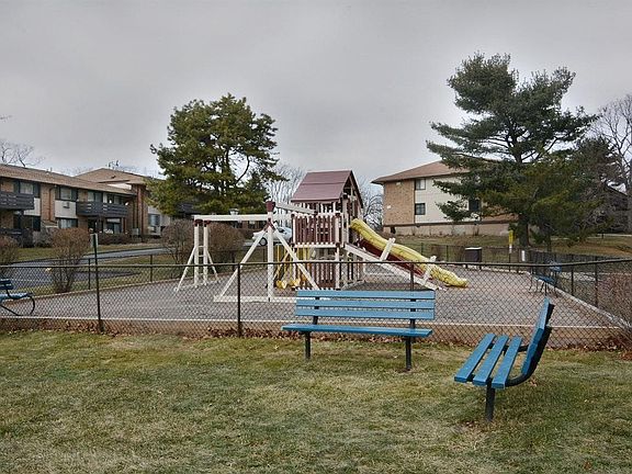 3rd image of 176 Sierra Vista Ln