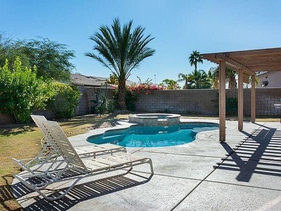 2nd image of 41194 Mackenzie Ln