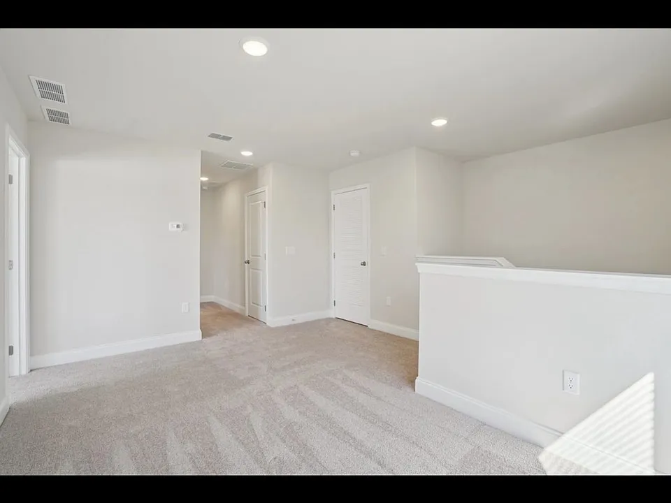 133 Dahlia Dr #1