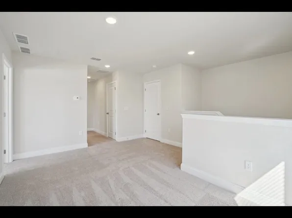 133 Dahlia Dr #1, La Vergne, TN 37086