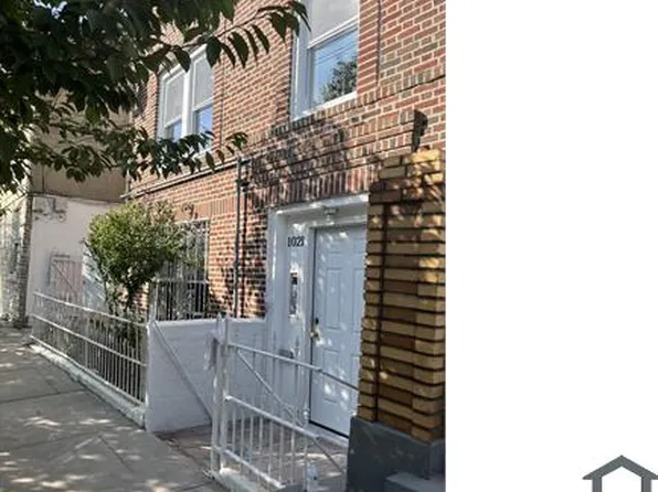 1021 E 215th St, Bronx, NY 10469