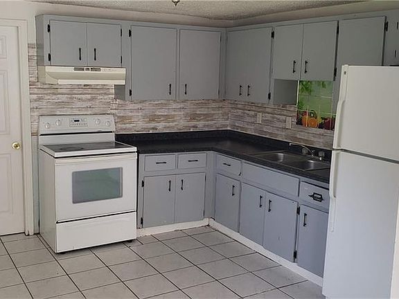 2nd image of 412 60th Avenue Dr W