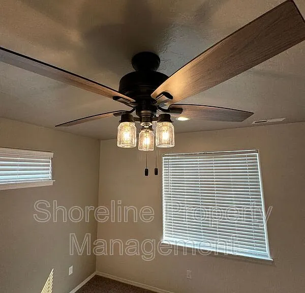 511 Diamond Lake St — Photo 30