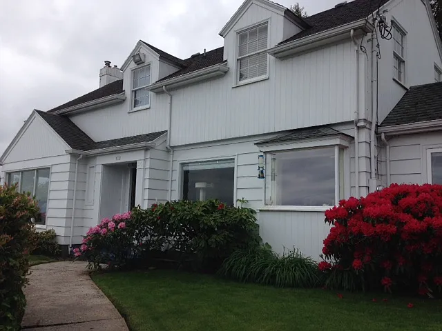 671 Kensington Ave photo 1