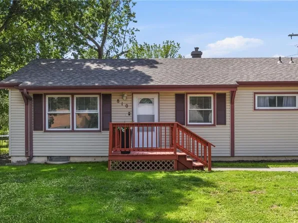 810 N 82nd Ter, Kansas City, KS 66112