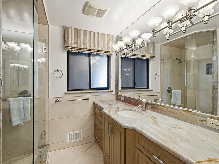 1806 Sebastian Dr — Photo 12