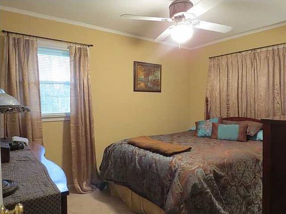 4th image of 204 Donna Dr