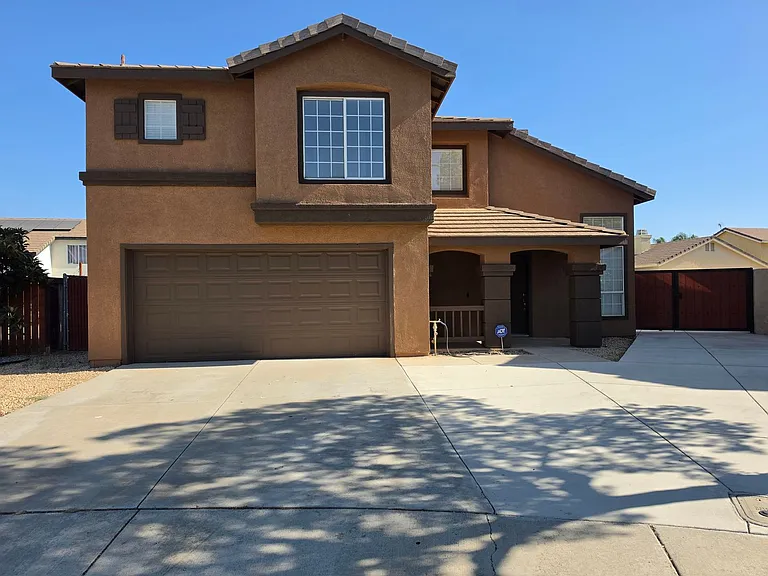 1354 Carriage Ln — Photo 4