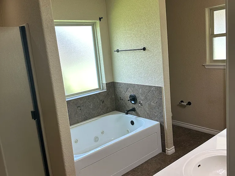 703 W Gemini Ln — Photo 10