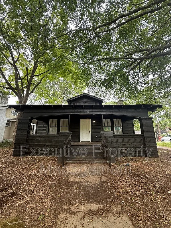 3 bed, 1.5 bath, 1442 sqft, $1,200 — Photo 1