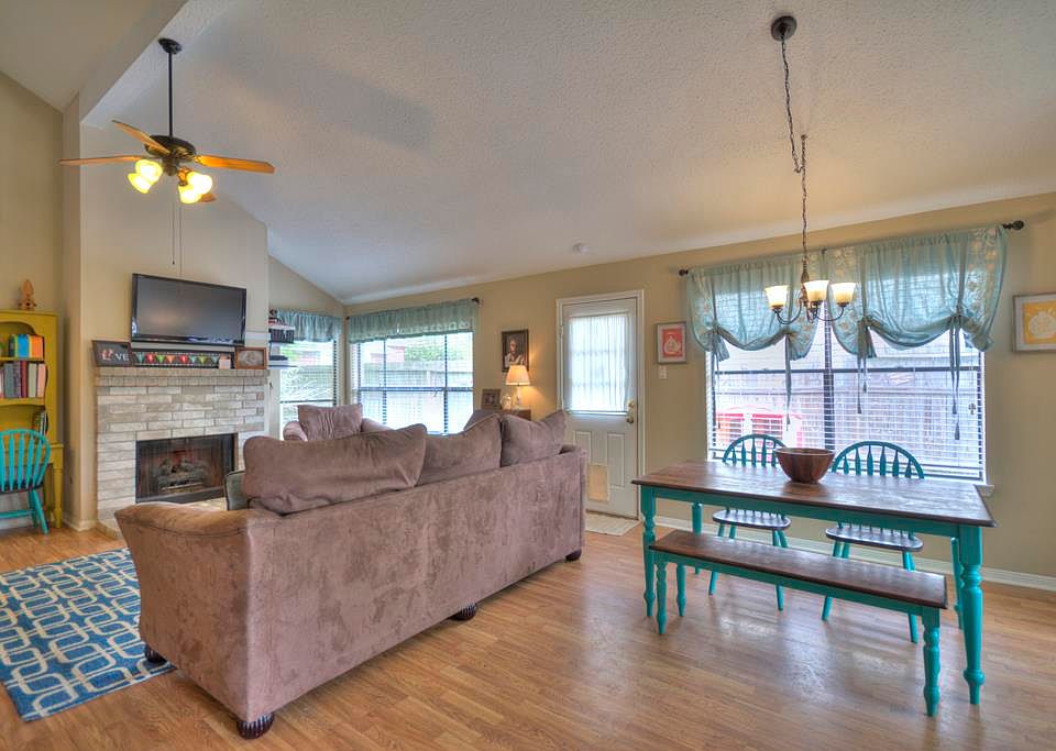 1st image of 1006 Saint John Dr
