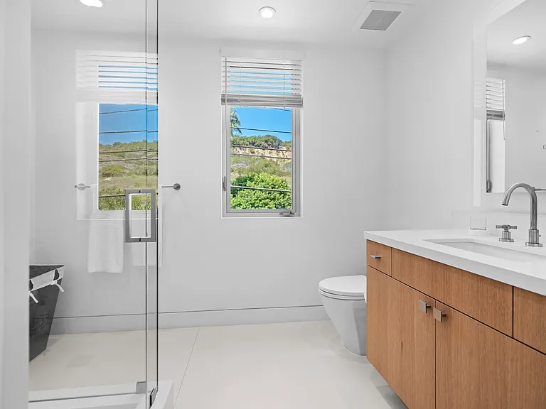 24380 Malibu Rd — Photo 30