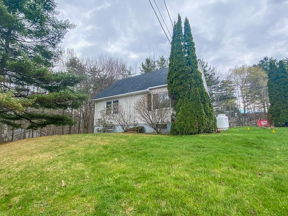 1st image of 576 Maine Ave