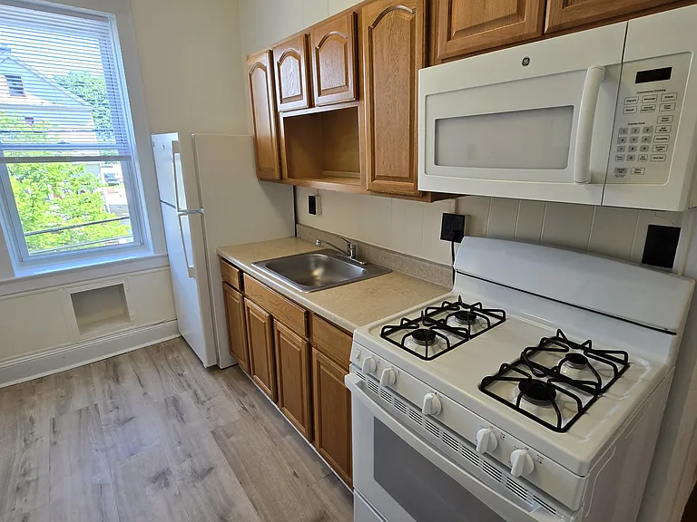 46 Kelly Pkwy #0 — Photo 1