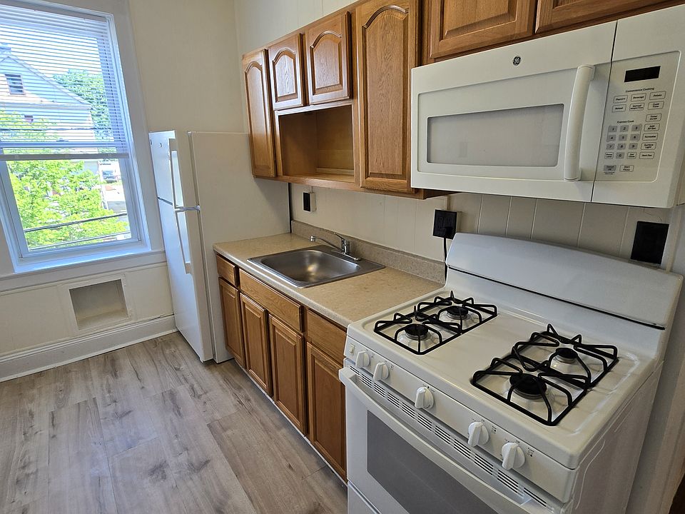 1st image of 46 Kelly Pkwy #0