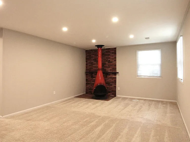 6211 Duntley Ct — Photo 46