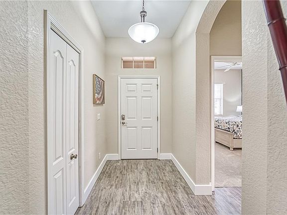 4th image of 903 Regal Manor Way