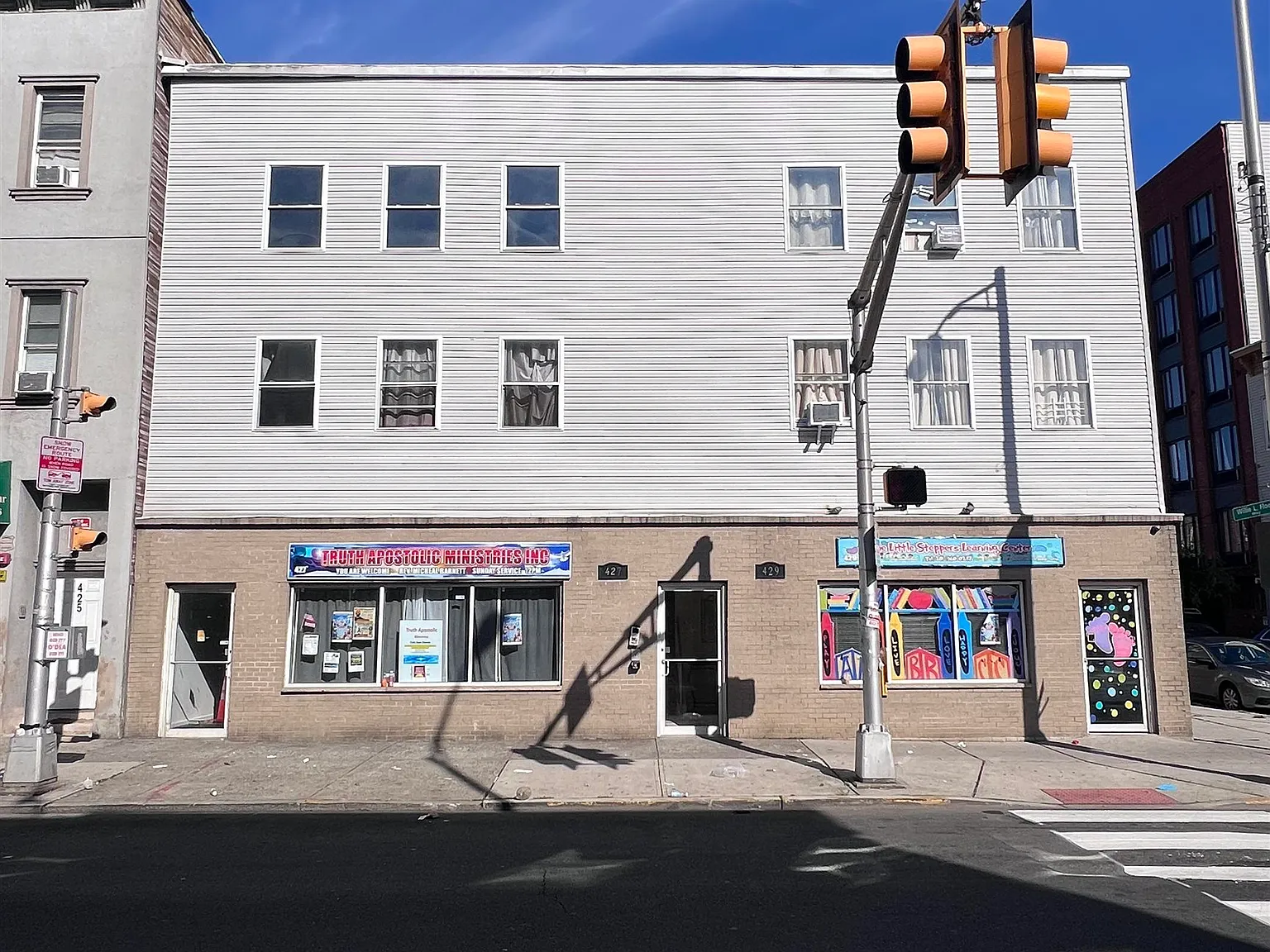 3 bed, 1.0 bath, $2,650 — Photo 1