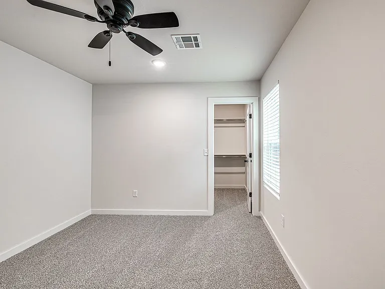 616 W 2nd St #100 — Photo 33