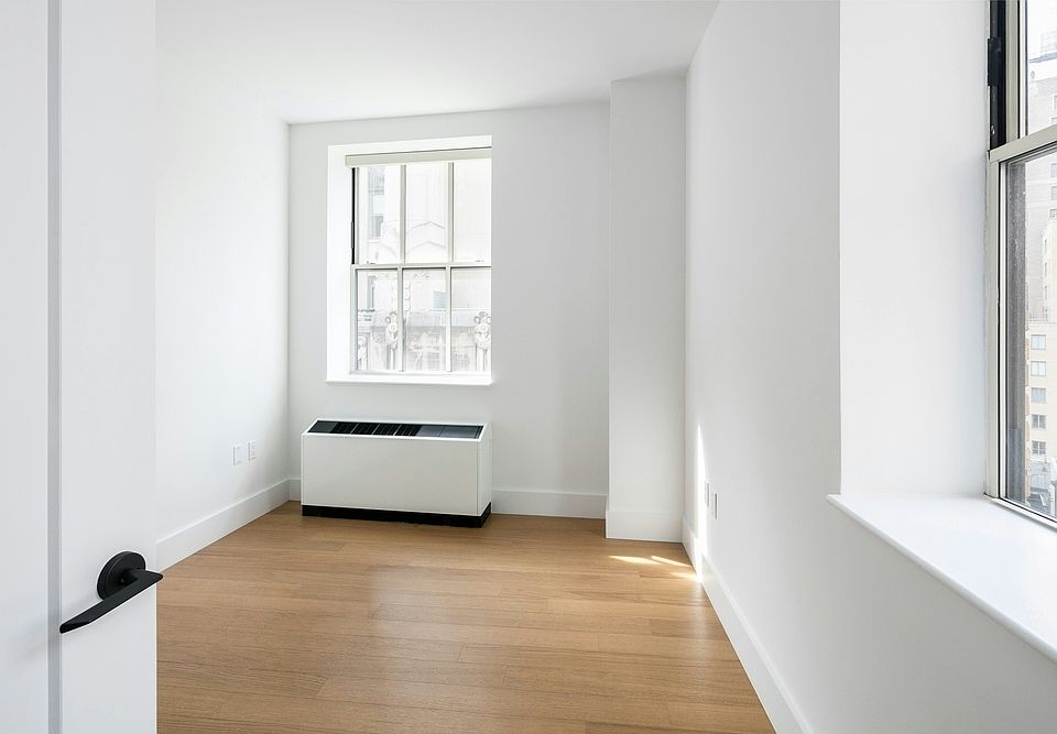 1st image of 67 Wall St APT 4F