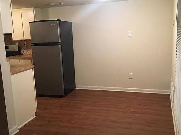 4th image of 4709 Harmon Ave APT 304