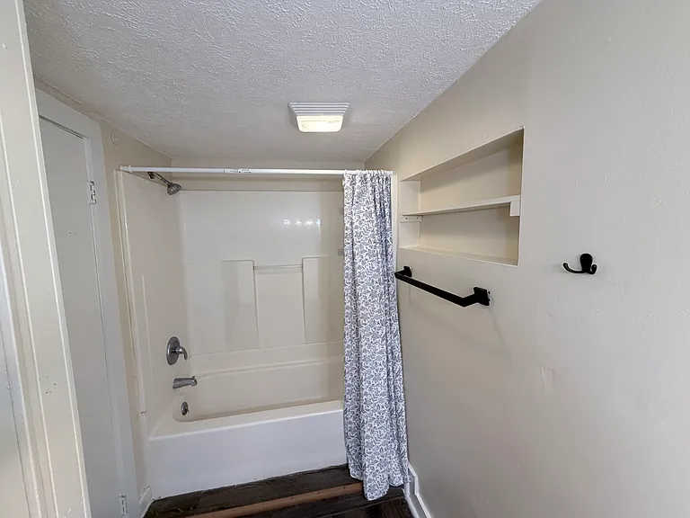 722 Washington St — Photo 14