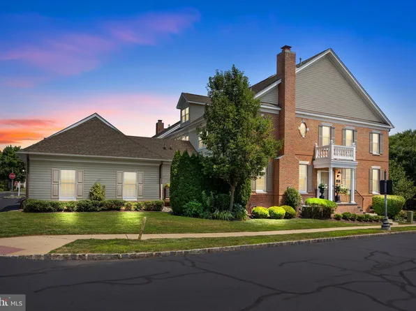 103 Hicks Aly, Newtown, PA 18940