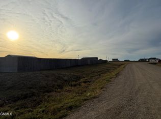 Cherry St NW, Williston, ND 58801
