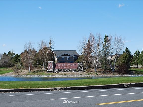 3rd image of 4239 Edwards Drive NE